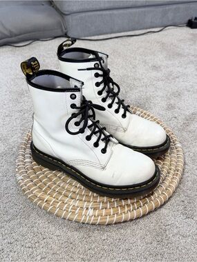 Dr. Martens Women’s Doc's. Doc Martens 11821 Boots 8 Eyes in White Gloss 7